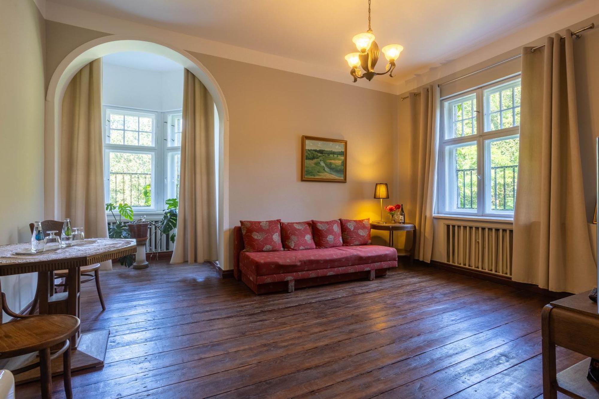Palac Mysliwski Orle Solutions ミロスワビエツ エクステリア 写真
